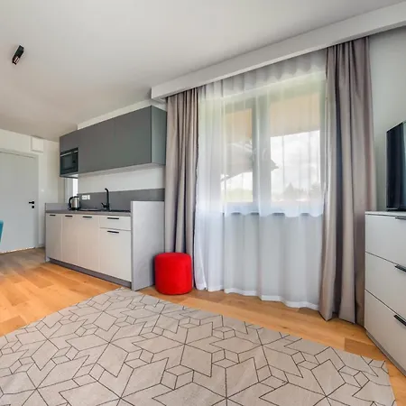 B Z Sauna, Sun & Snow Apartment *